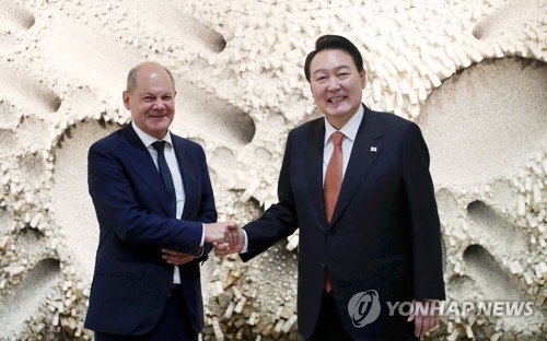 (LEAD) Le chancelier allemand Olaf Scholz visitera la Corée du Sud le 21 mai
