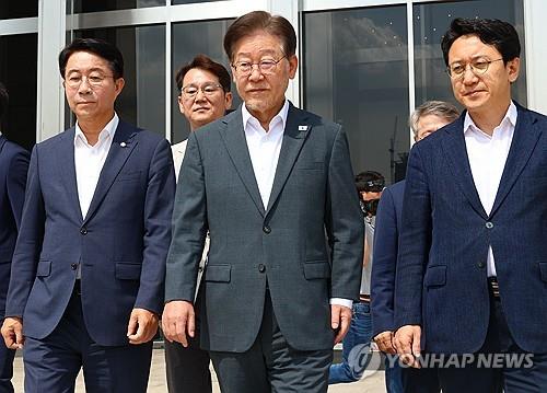 (LEAD) Le chef du PD questionné au Parquet à propos des transferts de fonds vers Pyongyang