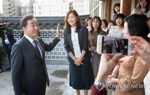 韓国首相　きょう安倍首相と面会＝文大統領の親書伝達へ