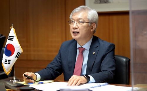 ハイレベル経済対話で発言する李泰鎬第２次官(外交部提供）＝（聯合ニュース）≪転載・転用禁止≫
