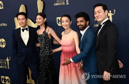 ［韓流］イ・ジョンジェとチョン・ホヨン　全米映画俳優組合賞受賞