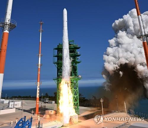 韓国　初の国産ロケット打ち上げに「成功」と発表