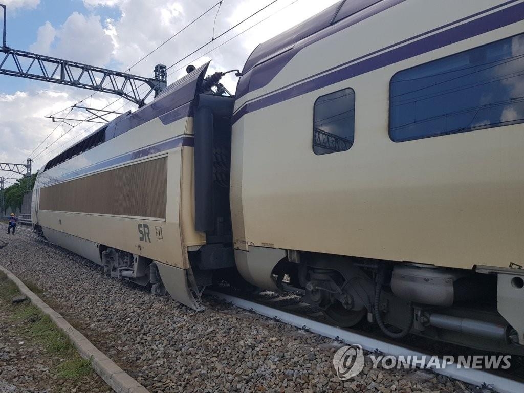 韓国の高速鉄道が脱線　７人負傷