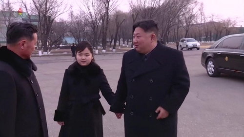 正恩氏警護員の車は三菱・パジェロ　北制裁の監視網に「穴」　　