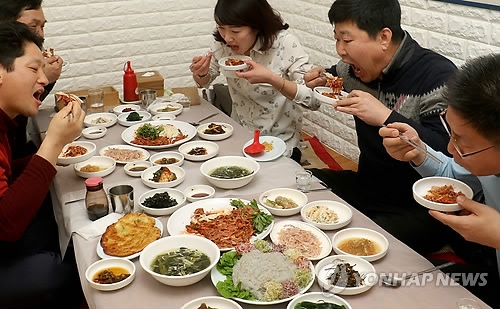 봄철 대표 음식중 하나인 실치회