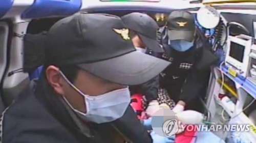 '멍 자국' 숨진 한 살배기 "칭얼대서 때려" 친부 체포