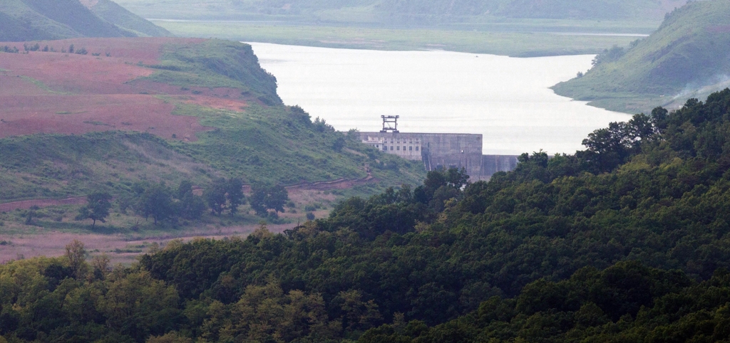 임진강 필승교 상류에 있는 북한 4월5일댐 [연합뉴스 자료사진] 