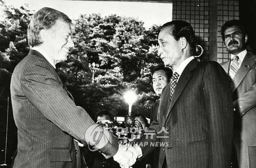 1979년 6월 방한해 박정희 대통령과 만난 카터 대통령