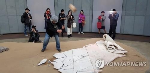 인공지능 시대 예술은…김해서 '인간 이후의 인간' 전