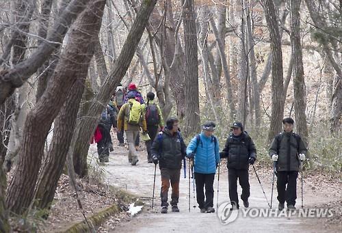 "겨울 정취 즐기자" 충북 유원지 나들이객 발길 이어져