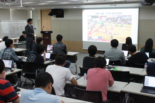 KBL 심판 판정 및 경기 규칙 설명회 모습.