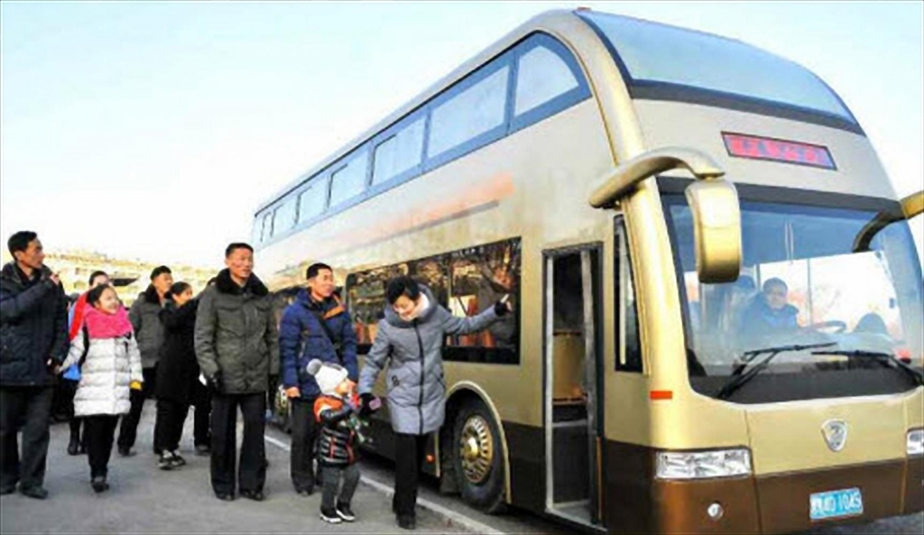북한의 신형 이층버스