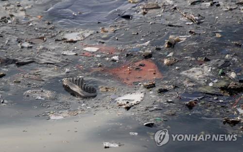 인도네시아 라이온 에어 여객기 잔해[EPA=연합뉴스 자료사진]