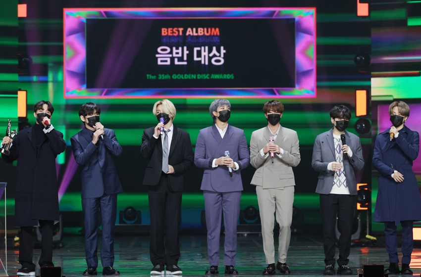 BTS, Golden Disc 4th consecutive album award…  The first ever ‘5 Grand Prizes’