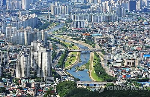 대구 도심을 흐르는 신천 