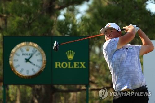 Lim Seong-jae placed 7th at the top of the first day of golf’Star Wars’