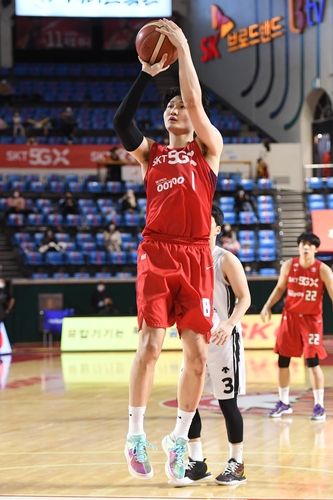 점프슛하는 SK 안영준.