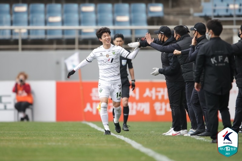 ‘General Seunggi Lee!’  Jeonbuk,’Ahn Hyun-beom Meng!’  1-1 draw with Jeju
