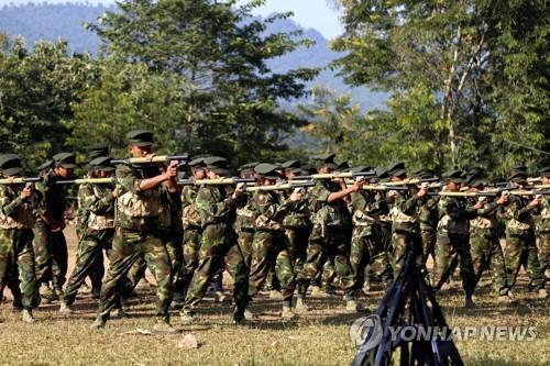 "미얀마 KIA 반군, 쿠데타 이후 미얀마군 기지 최소 10곳 점령"