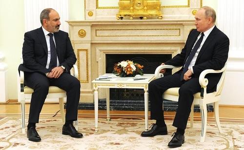 푸틴, 아르메니아 총리와 통화…'카라바흐 정세' 다시 논의