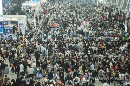 중국 노동절 연휴 이동 대폭 증가 전망…'코로나 前 규모'