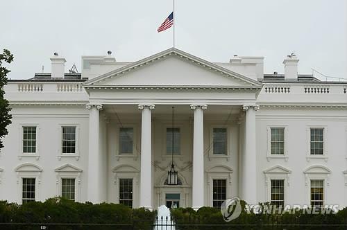 백악관 "얀센 백신 100만회분 오늘 한국행…한국 상황 특별"(종합)