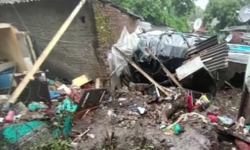 인도 뭄바이 여러 곳 산사태 주택 덮쳐…"24명 이상 사망"