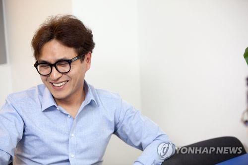 소설가 이기호 "예술원 개혁해 신인 지원해달라" 국민청원
