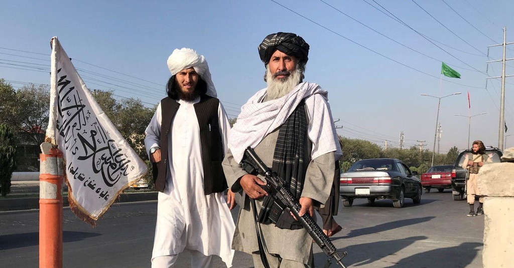 "탈레반 대원들, AK-47 소총 대신 미제 무기로"