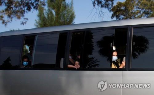 아프간서 탈출한 51명 우간다 도착…미국 요청 따라