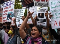 15세 소녀 9개월간 성폭행…인도 남성 28명 체포