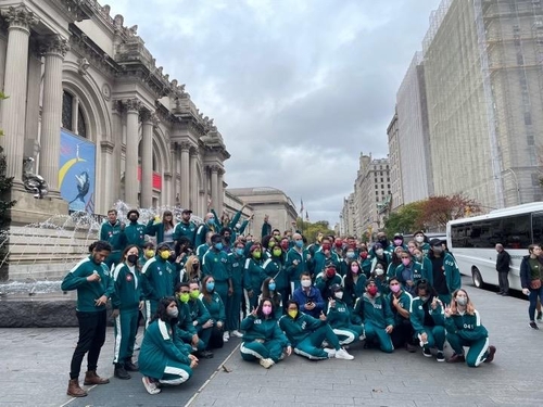 달고나·딱지치기…'오징어게임' 놀이하며 뉴욕 속 한국여행
