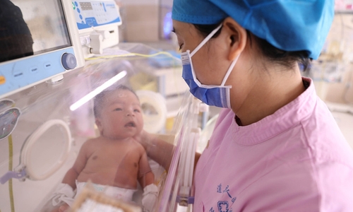 '아기 울음 귀해진 중국'…지난해 출생률 또 사상 최저
