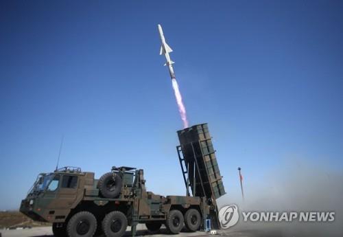 "日, 사거리 1천㎞ 미사일 2020년대 후반 배치"…北·中 사정권
