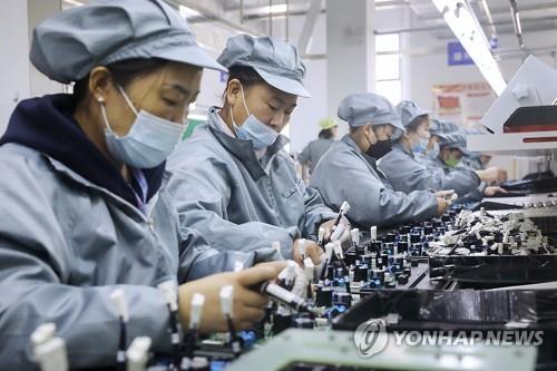 중국 안후이성의 한 전자제품 조립 공장