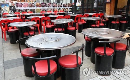 서울 한 식당의 텅 빈 테이블 [연합뉴스 자료사진]