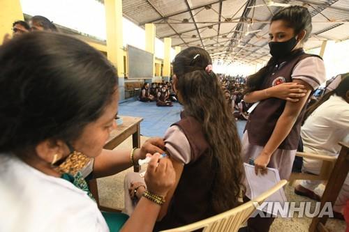  인도 벵갈루루에서 진행된 코로나19 백신 접종.