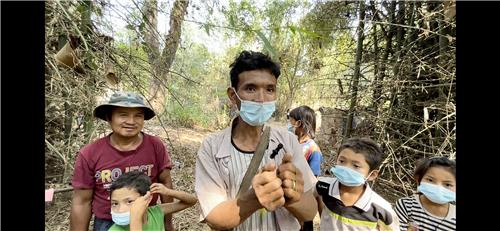 "미얀마군이 강가까지 쫓아왔다…돌아가면 잡아갈까 두렵다"