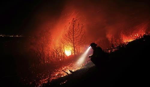 콜로라도 화재가 발생한 미국 캘리포니아 소노마카운티의 가이저 피크