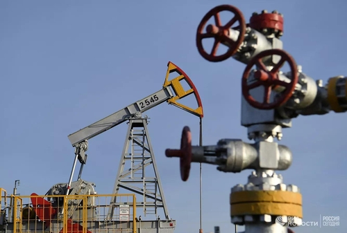 러 "서방 금수 맞서 對중국 석유 수출 늘릴 것…카자흐와 협의"