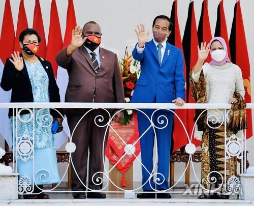 제임스 마라페 파푸아뉴기니 총리와 조코 위도도 인니 대통령