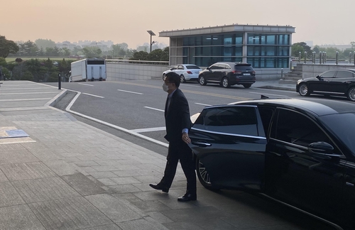 서욱, 새 사무실로 첫 출근…국방부, 이번주 '연쇄이동' 끝낸다