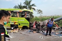 인도네시아 '15명 사망' 관광버스 사고 운전사, 마약 양성