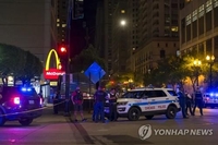 美 시카고 도심 번화가서 한밤에 총기 난사…2명 사망·7명 부상