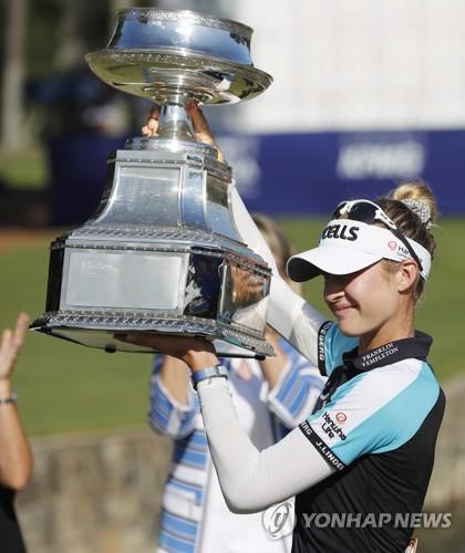 작년 KPMG 여자 PGA 챔피언십 우승자 넬리 코다.