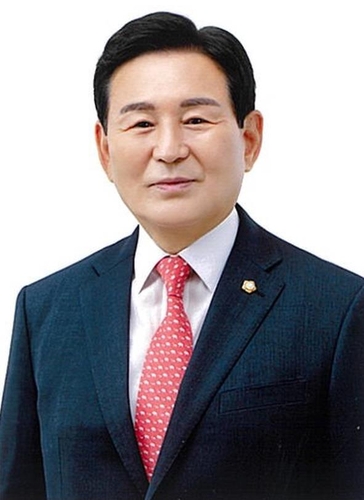 청주시의회 전반기 의장에 '6선' 김병국 의원 선출