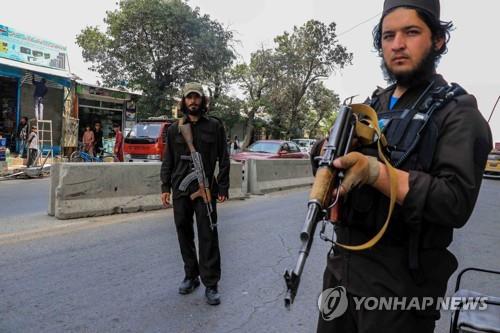 카불 러대사관 인근서 자폭 테러…"대사관 직원 2명 등 사망"(종합)