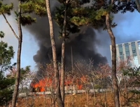 인천공항고속도로 달리던 버스서 화재…17명 무사 대피