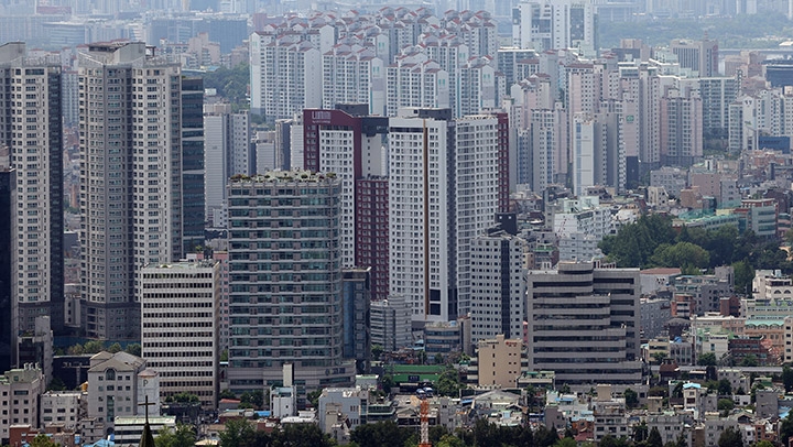 서울 남산에서 바라본 기업 빌딩