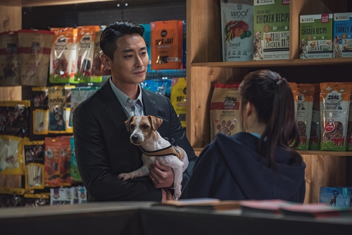 주지훈 매력에도 결정적 한 방 아쉽네…범죄 오락영화 '젠틀맨'